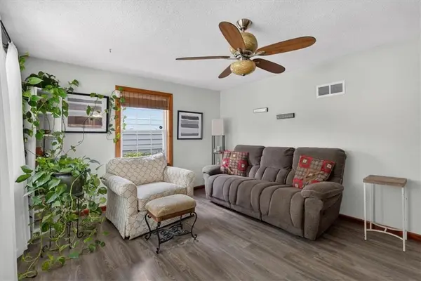 9112 Charlotte ST, Kansas City, MO 64131
