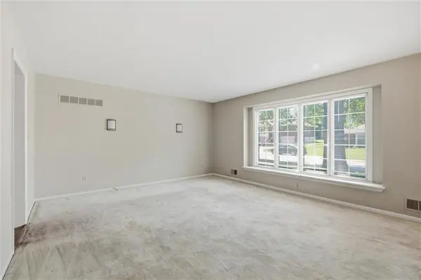 1308 NW 6th ST, Blue Springs, MO 64014