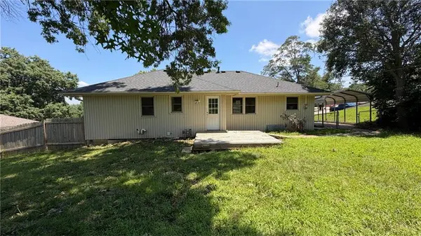 1424 Western ST, Leavenworth, KS 66048