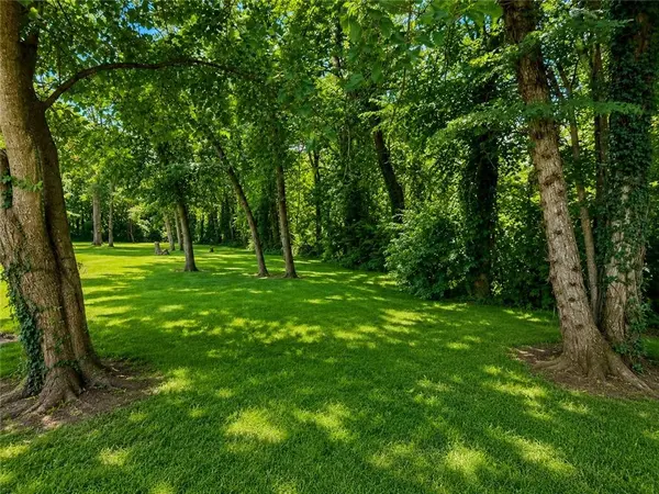 403 N Devasher RD, Warrensburg, MO 64093