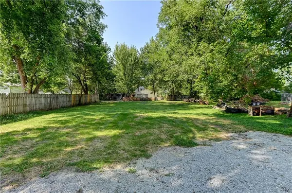 511 E Green ST, Clinton, MO 64795