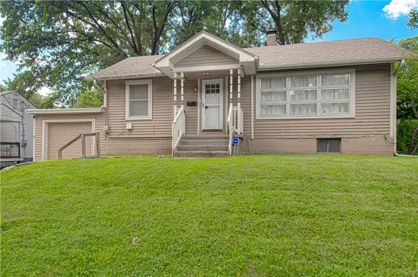 4748 Reinhardt DR, Roeland Park, KS 66205