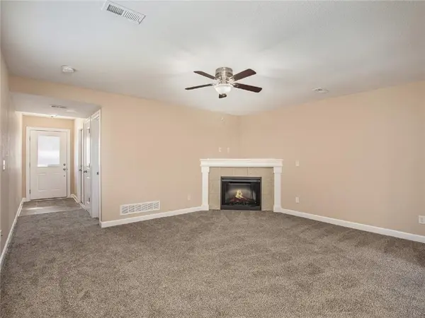 254 Pointe LN, Raymore, MO 64083