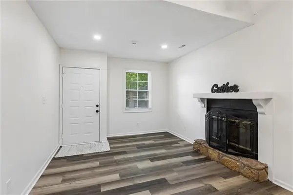 303 Northwood LN, Lawrence, KS 66044