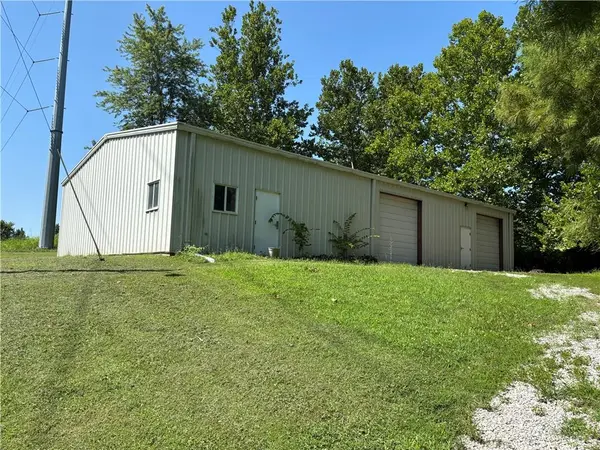 655 NE Brizendine RD, Blue Springs, MO 64014
