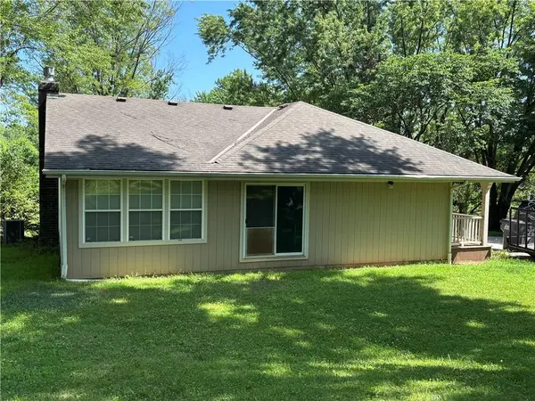 655 NE Brizendine RD, Blue Springs, MO 64014