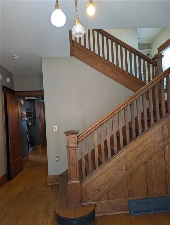 503 W Cherry ST, Nevada, MO 64772
