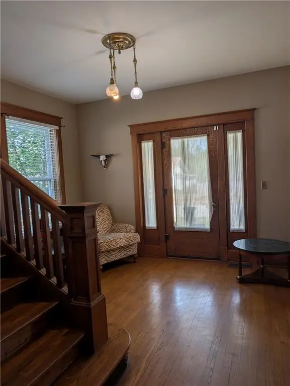 503 W Cherry ST, Nevada, MO 64772
