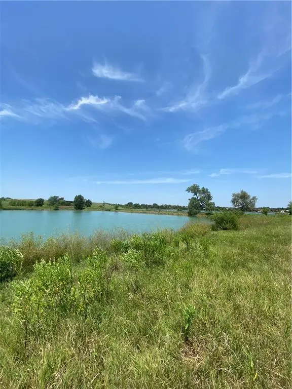 3088 Sand Creek RD, Ottawa, KS 66067