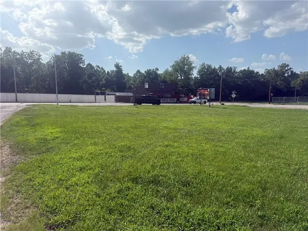 711 N Sterling AVE, Independence, MO 64054
