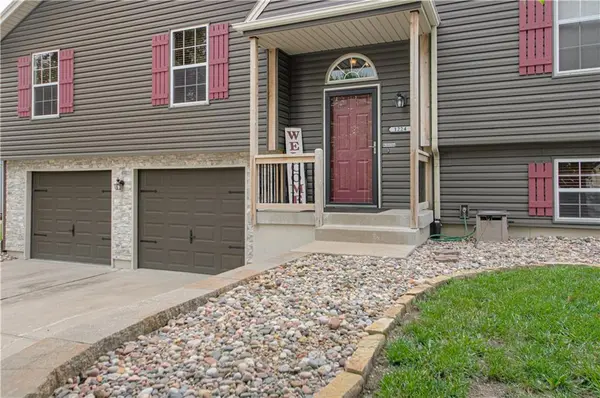1224 NE Beacon AVE, Lee's Summit, MO 64086