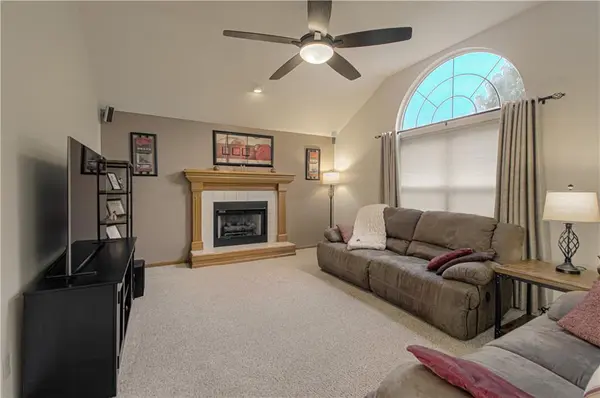 1224 NE Beacon AVE, Lee's Summit, MO 64086