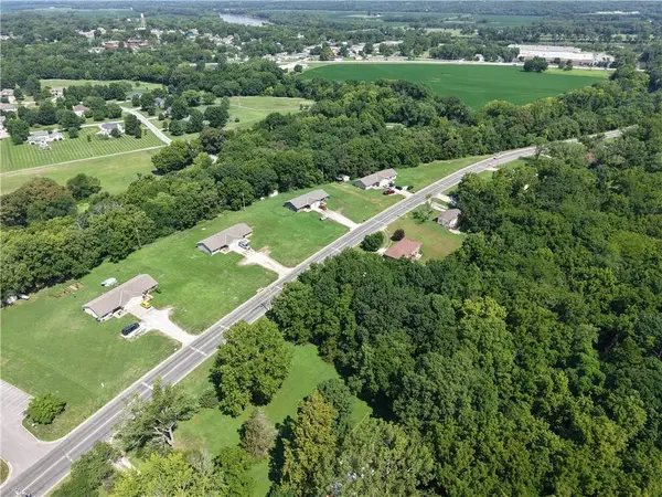 8535 Kill Creek RD, De Soto, KS 66018