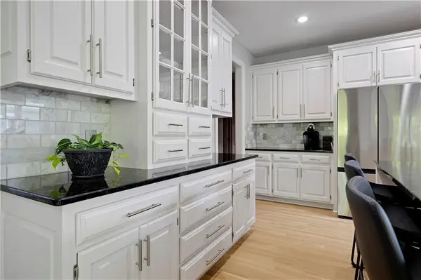 15448 Iron Horse CIR, Leawood, KS 66224