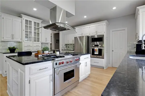 15448 Iron Horse CIR, Leawood, KS 66224