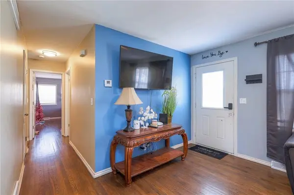 304 E South ST, Harrisonville, MO 64701