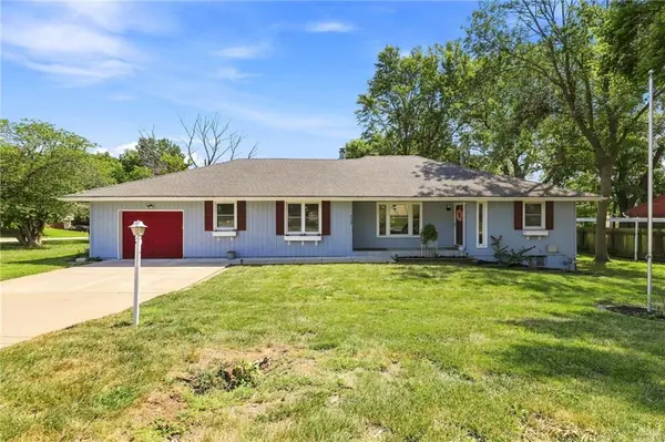 7305 N Harrison ST, Gladstone, MO 64118