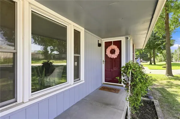 7305 N Harrison ST, Gladstone, MO 64118