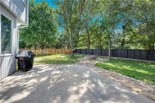 15901 Birch ST, Stilwell, KS 66085
