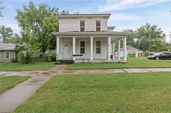 417 W 2nd ST, Ottawa, KS 66067