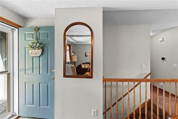 206 E 22nd TER, Kearney, MO 64060