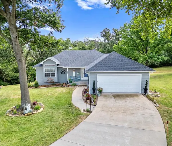 529 S Prewitt ST, Nevada, MO 64772