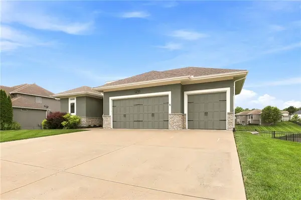 1218 Hillmann LN, Warrensburg, MO 64093