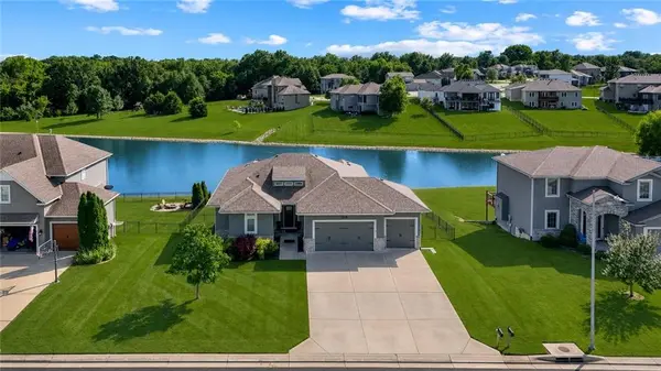 1218 Hillmann LN, Warrensburg, MO 64093