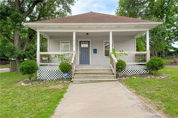 10119 E Lexington AVE, Independence, MO 64053