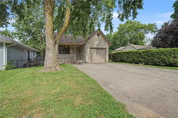 1526 N Pleasant ST, Independence, MO 64050
