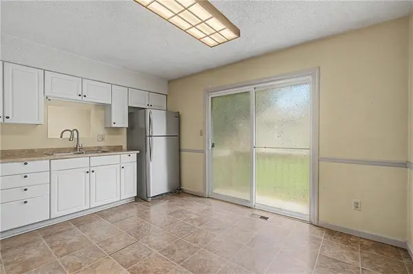 1526 N Pleasant ST, Independence, MO 64050