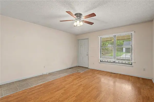 1526 N Pleasant ST, Independence, MO 64050