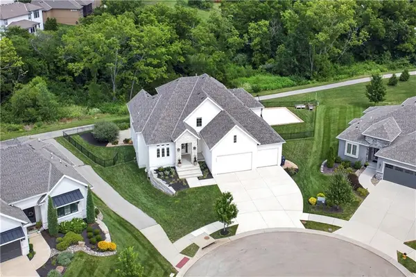 15410 W 166th TER, Olathe, KS 66062