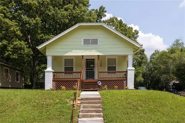 3220 E 68th ST, Kansas City, MO 64132