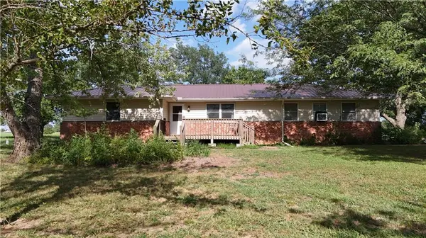 10753 Scott RD, Pleasanton, KS 66075
