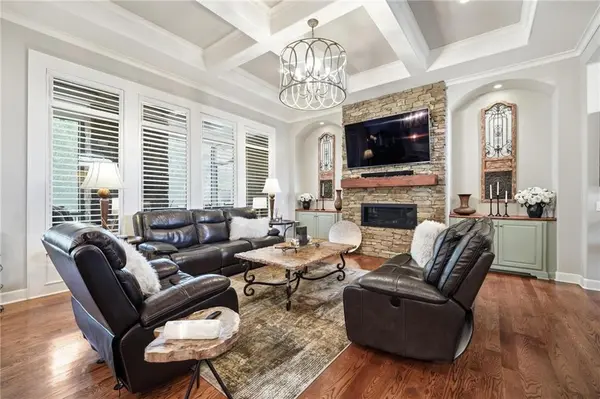10423 W 168th TER, Overland Park, KS 66221
