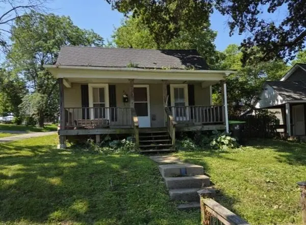 307 E CHESTNUT ST, Harrisonville, MO 64701