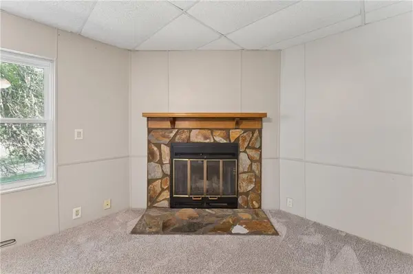 4804 W Christie CIR, Blue Springs, MO 64015