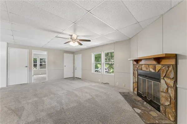 4804 W Christie CIR, Blue Springs, MO 64015