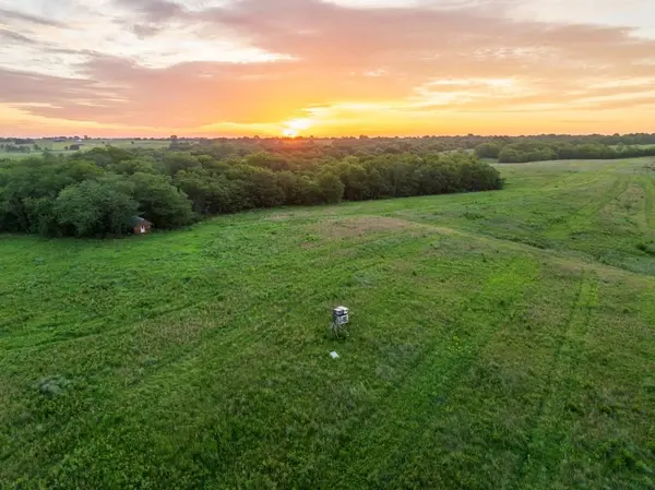 Maple ST, Winston, MO 64689