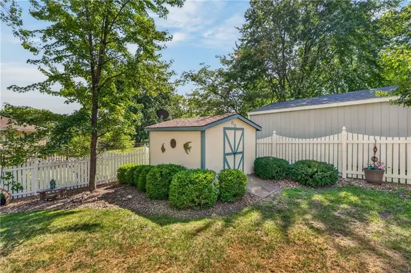 7301 NW 79th ST, Kansas City, MO 64152