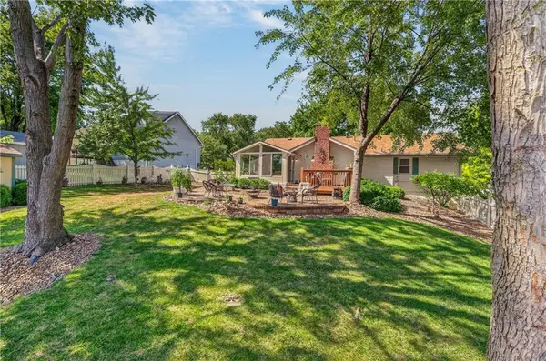 7301 NW 79th ST, Kansas City, MO 64152