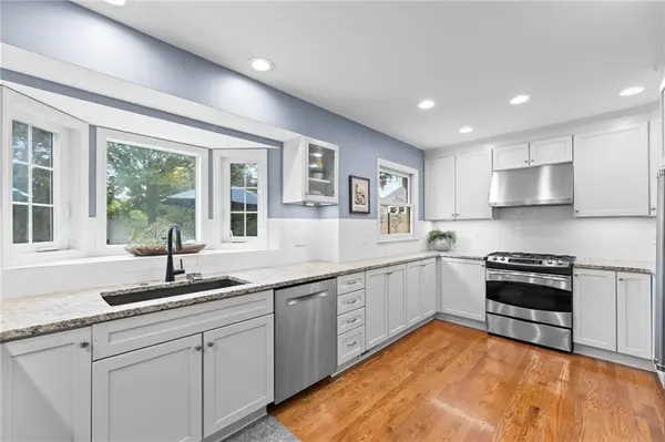 9527 Cedar ST, Overland Park, KS 66207