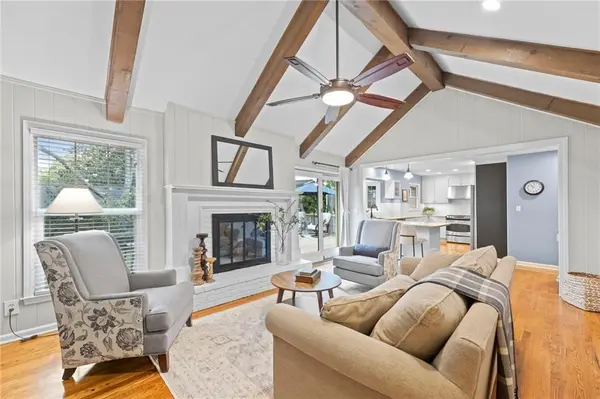 9527 Cedar ST, Overland Park, KS 66207