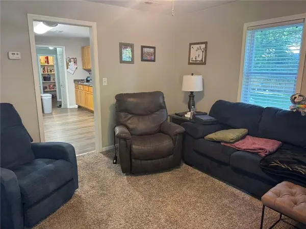 1007 A & B S Lexington ST, Harrisonville, MO 64701