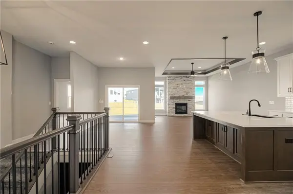 1152 SW Whitby DR, Lee's Summit, MO 64083