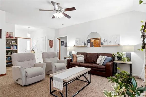 511 N Rebecca LN, Lawrence, KS 66044
