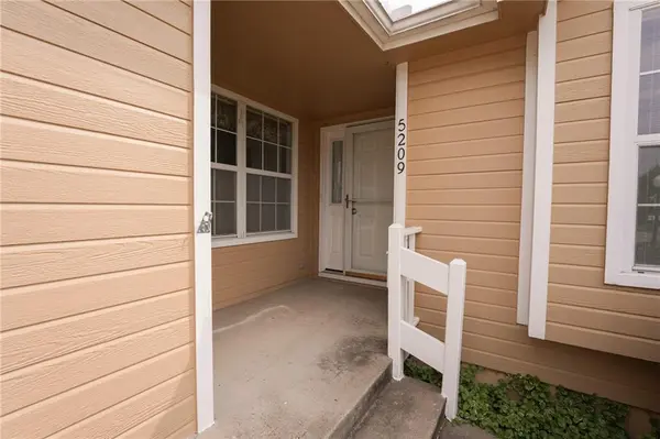 5209 S Megan DR, Independence, MO 64055