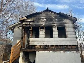 5215 E 24th ST, Kansas City, MO 64127