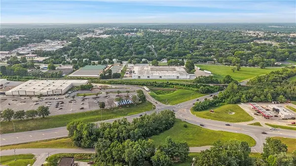 100 SE AA HWY, Blue Springs, MO 64014